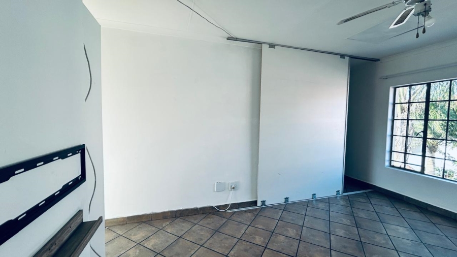 4 Bedroom Property for Sale in Waterkloof East North West